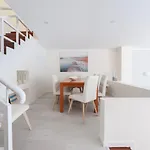 Villa Dos Lirios - Blue Sea