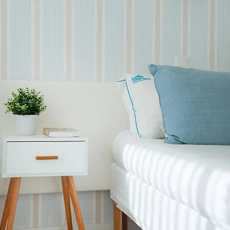 Willa Dos Lirios - Blue Sea