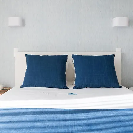 Dos Lirios - Blue Sea Willa